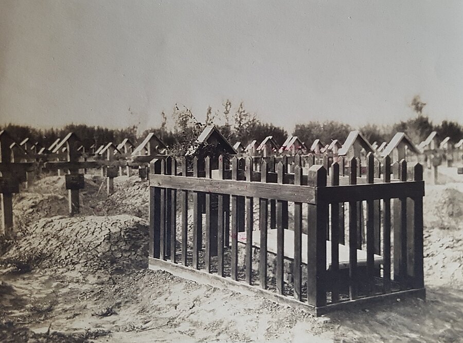 Grab auf Friedhof in Russland - jeweils ohne weitere Angaben © Stadtmuseum