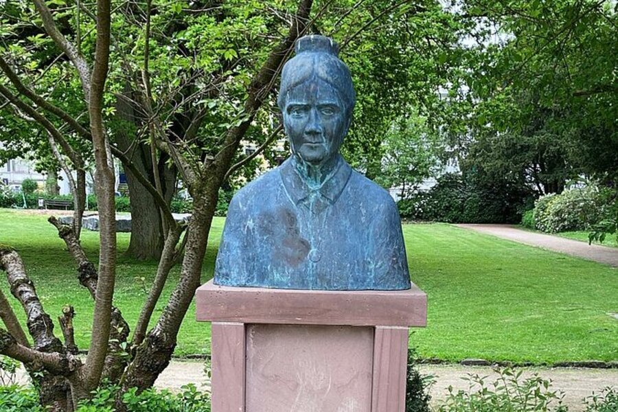 Die Büste von Helene Lange im Cäcilienpark, Foto: Stadt Oldenburg