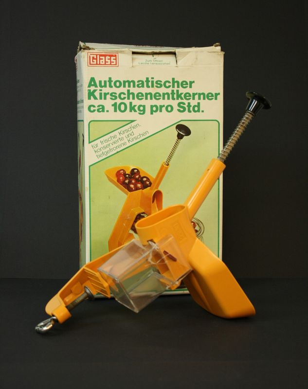 Automatischer Kirschenentkerner der Marke Glass, 1950er Jahre. Foto: Stadtmuseum Oldenburg
