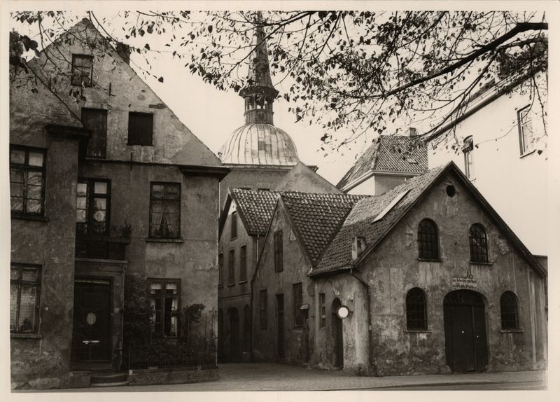 Schmiede am Lappan (rechts im Bild), um 1960. Foto: Stadtmuseum Oldenburg